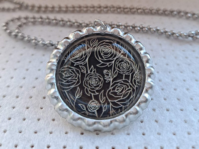 Mearra necklace: Black flowers (silvertone metal) main photo