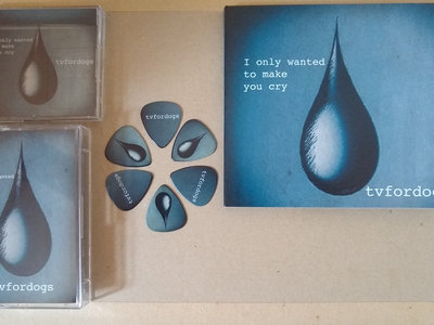 CD, cassette, mini-disc and plectrum main photo