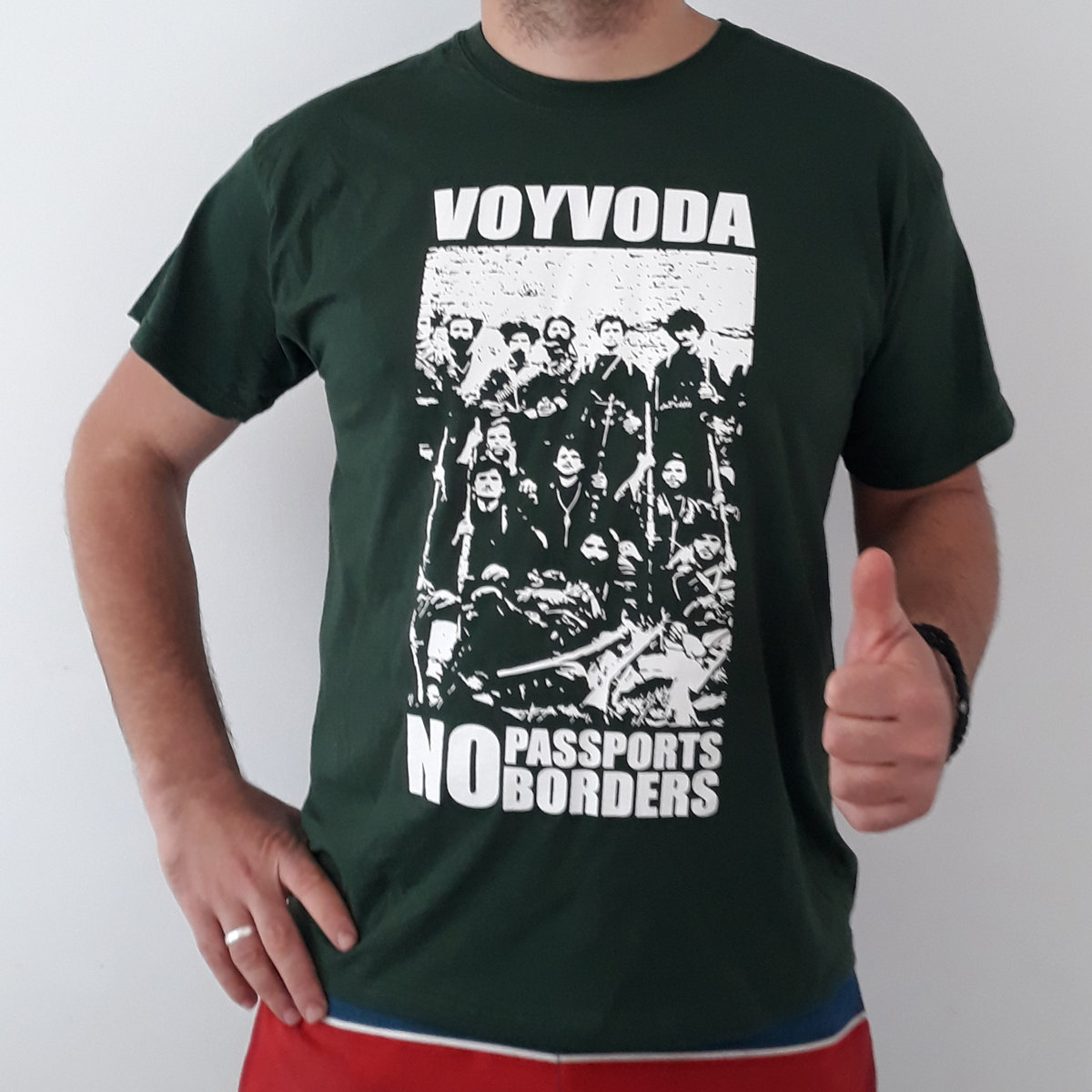 No Passports No Borders t-shirt | Voyvoda