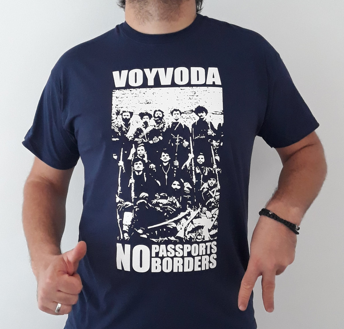 No Passports No Borders t-shirt | Voyvoda