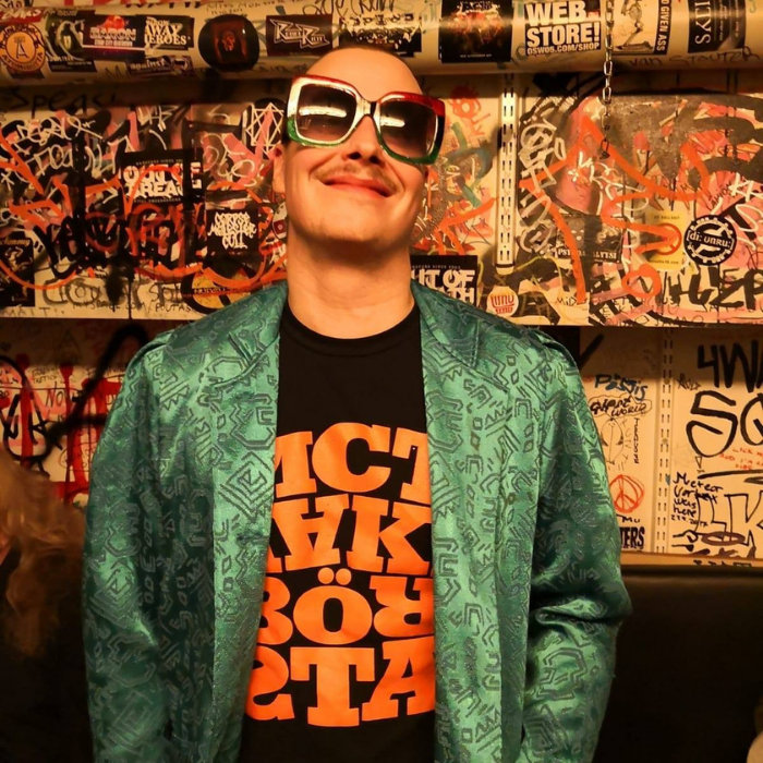 kyl-s-single-julius-keisari