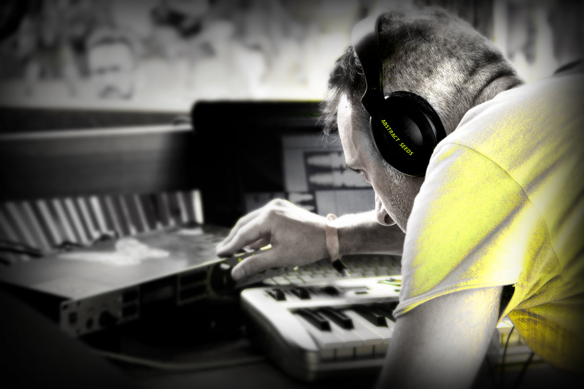 Memory Abstract Seeds & Axel Toben Abstract Seeds