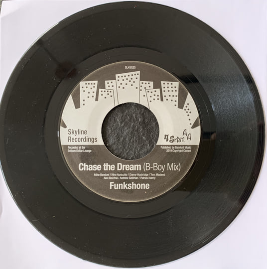 Funkshone / Chase The Dream Funkshone / Chase The Dream