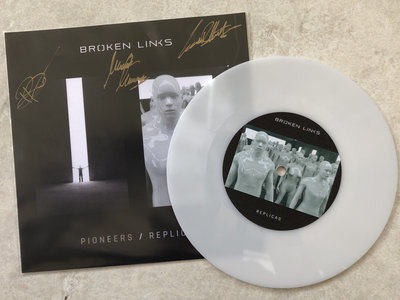Limited Edition Signed 'Pioneers / Replicas' Lathe Cut 7" Vinyl main photo