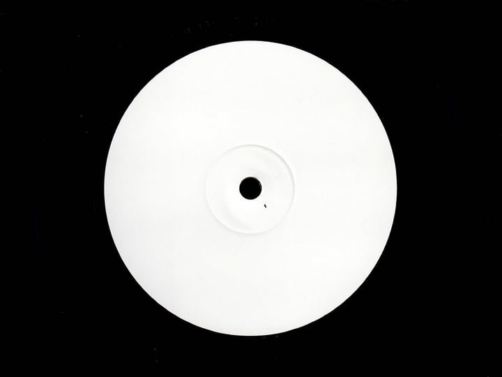 Trickfinger - She Smiles Because She Presses The Button