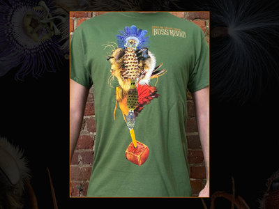 'Family Spire Perch' Design T-Shirt (GREEN) main photo