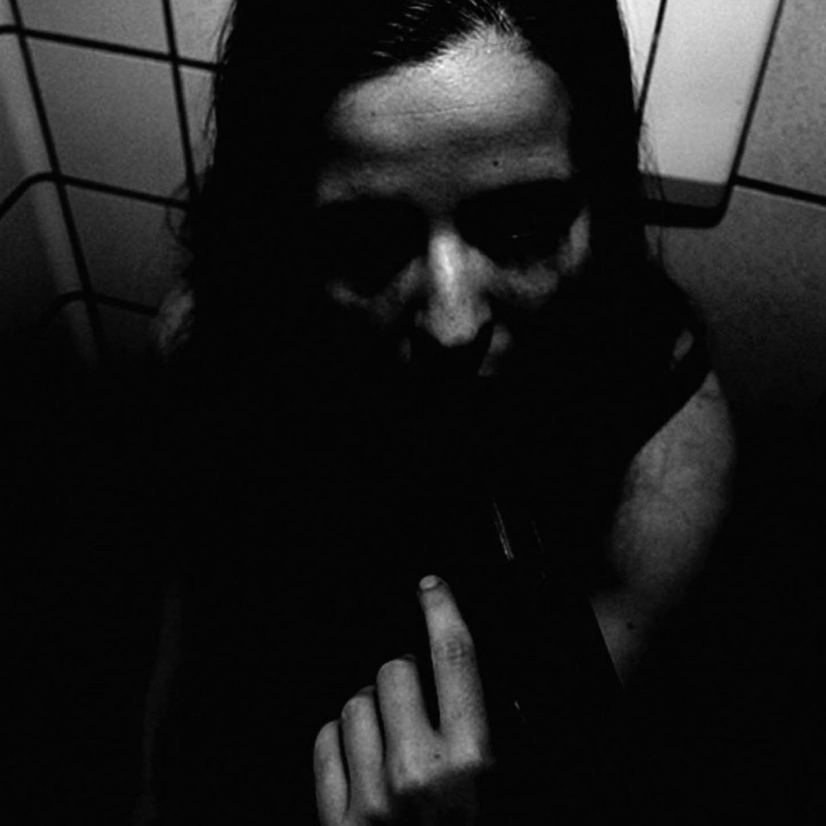 V • Halmstad (Niklas Angående Niklas) | Shining