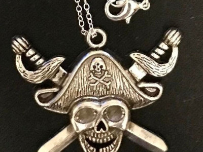 Pirate skull Pendant / 18 inch Chain main photo