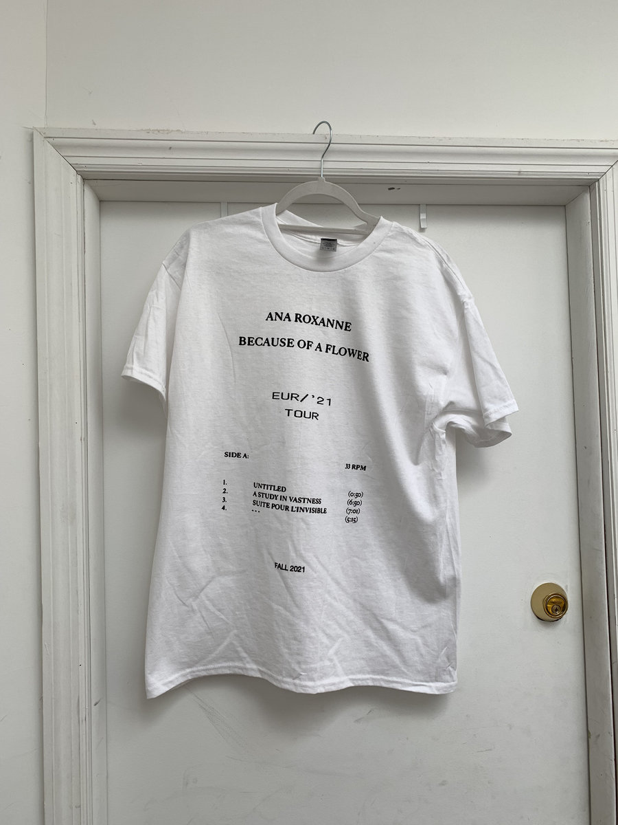 Because of a Flower t-shirt XL (Gildan) | Ana Roxanne