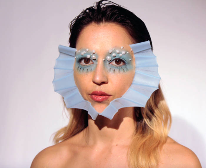 Maylee Todd / EscapologyとHieroglyphics Maylee Todd - Hieroglyphics (Official Video) - YouTube