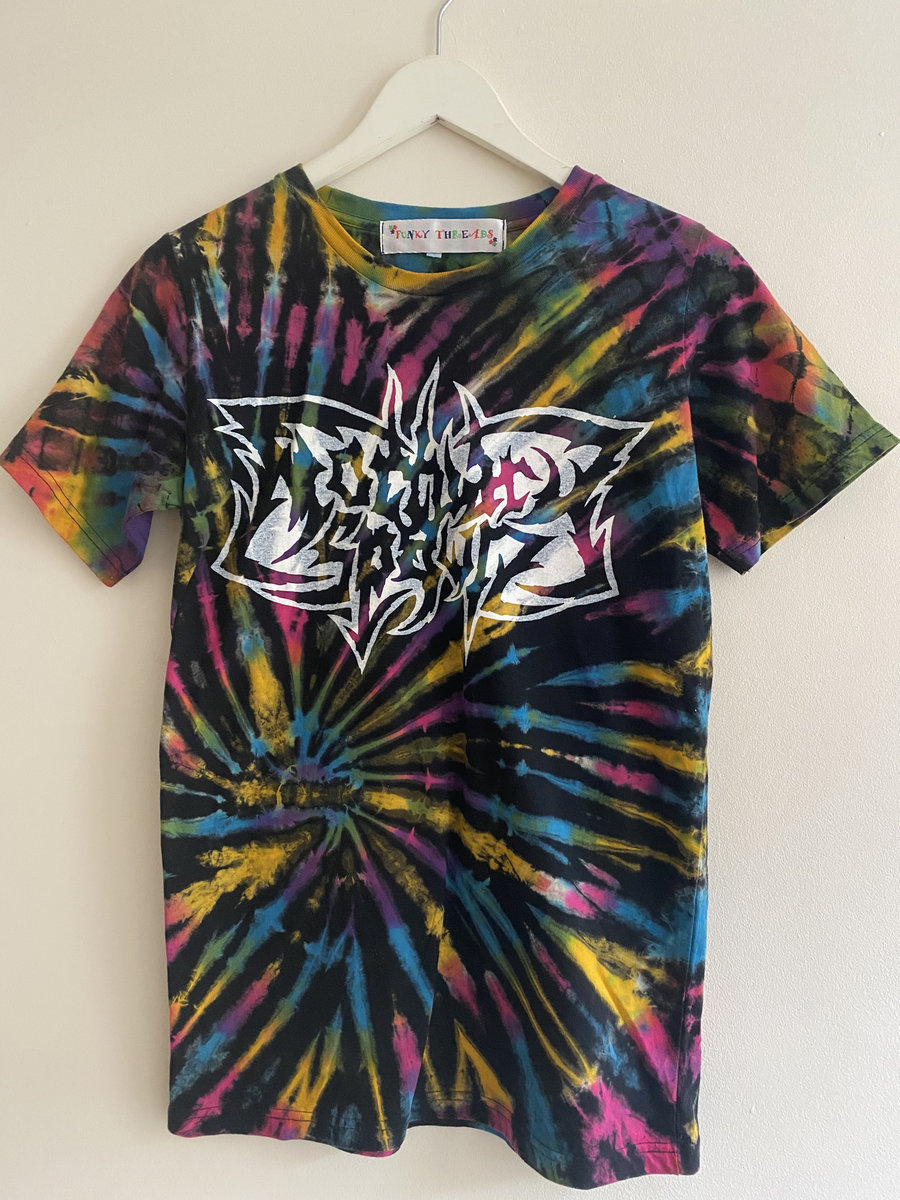 shirts between medium and large