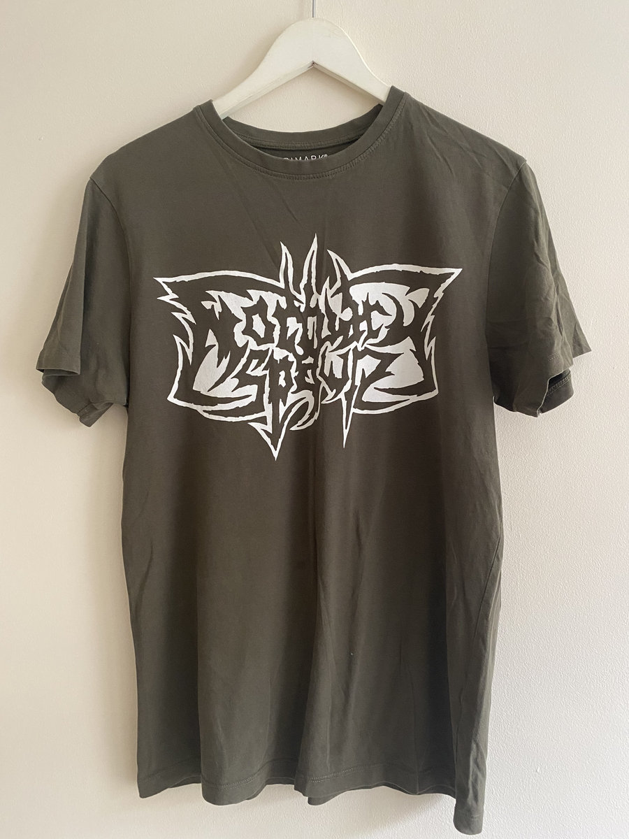 shirts between medium and large