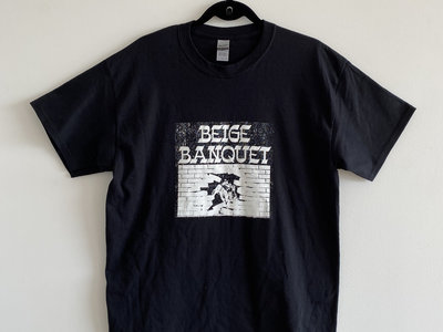 Beige Banquet 'Wall buster' T-Shirt main photo