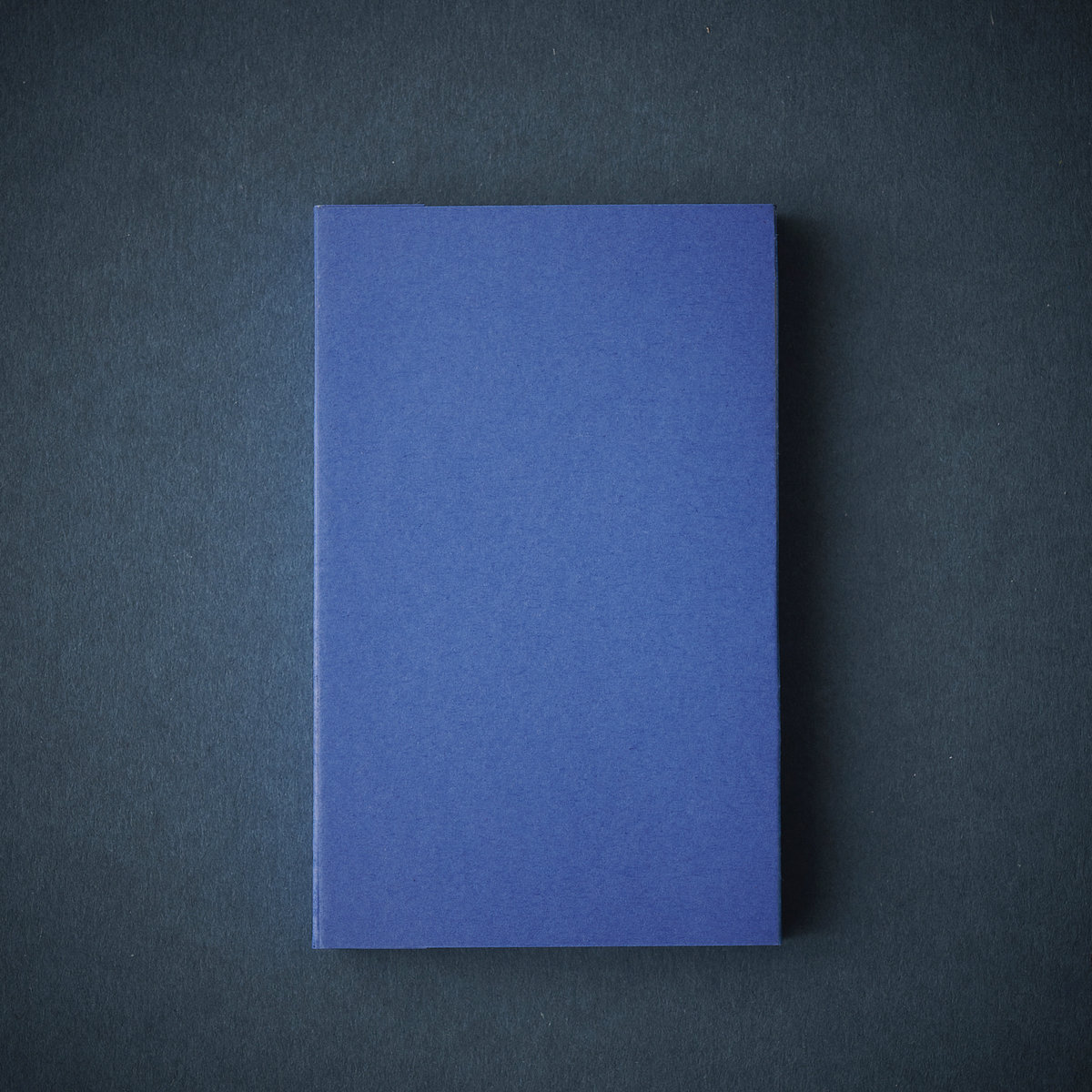 Screwed cassette in plastic-free, heavy-weight cardboard slipcase