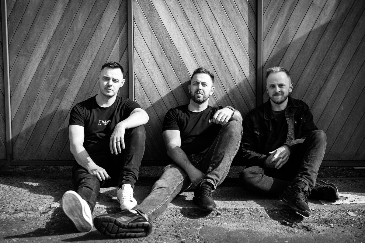 блондин в темных очках. Take tonight чейз грин. отвези меня домой фильм 2011. Eurodance 90-х. Light tonight.