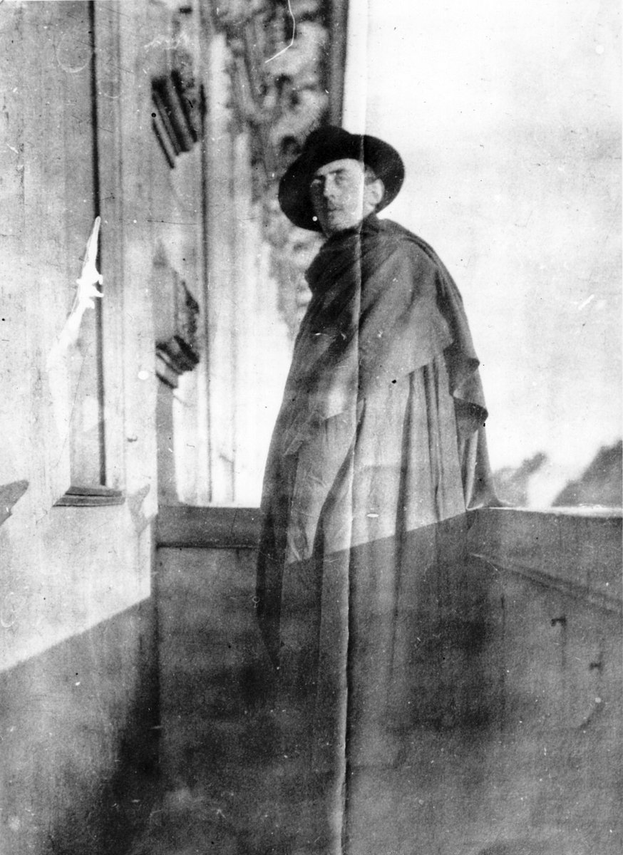 Leprechaun appearance at Atlanta Motor Speedway event, image size:874x1200