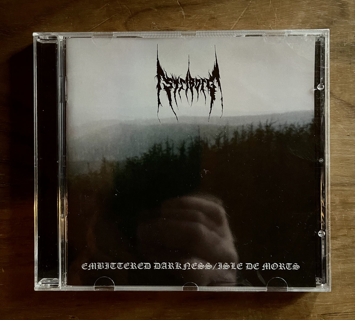 Embittered Darkness / Isle de Morts