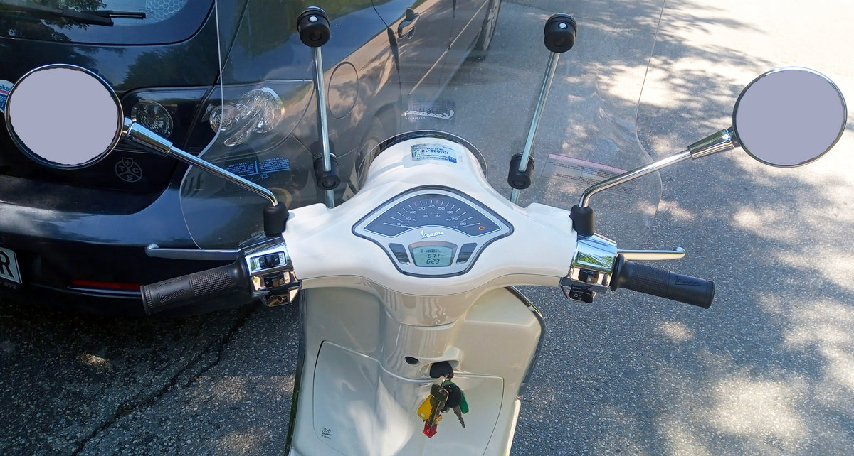 Piaggio Vespa Primavera 50 2014 Scooter Motorcycle photo detail