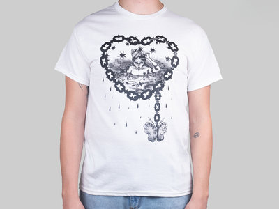 Heart Chain T-shirt main photo