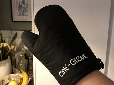 The 'One Glove' Oven Glove main photo