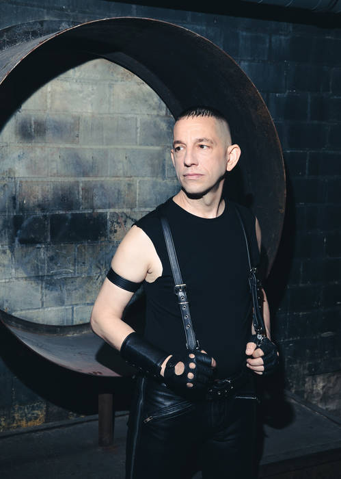 きみ) ADAM Adam's Vivid Blue T-Shirt