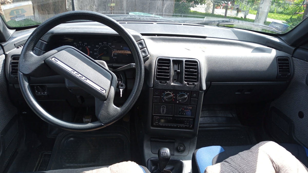Lada 110 1995 compact car photo detail