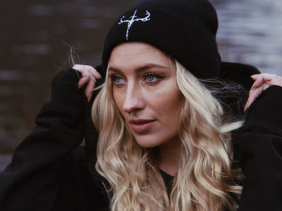 (UK ONLY) Stag/Sword Beanie main photo