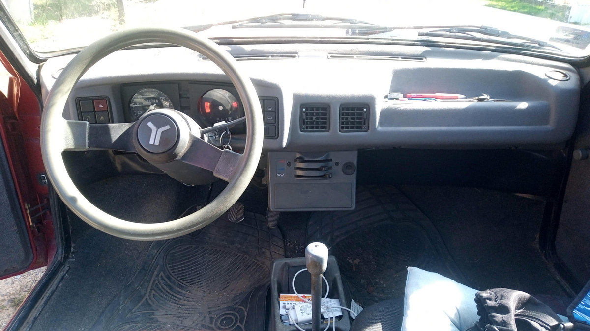 Zastava Skala 1988 compact car photo detail