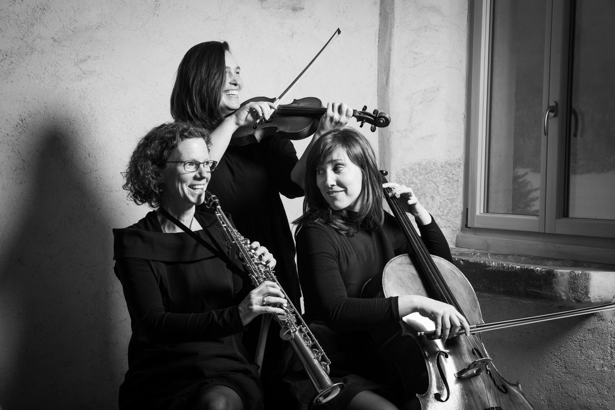 4 Man Group Plays Classical And Folk