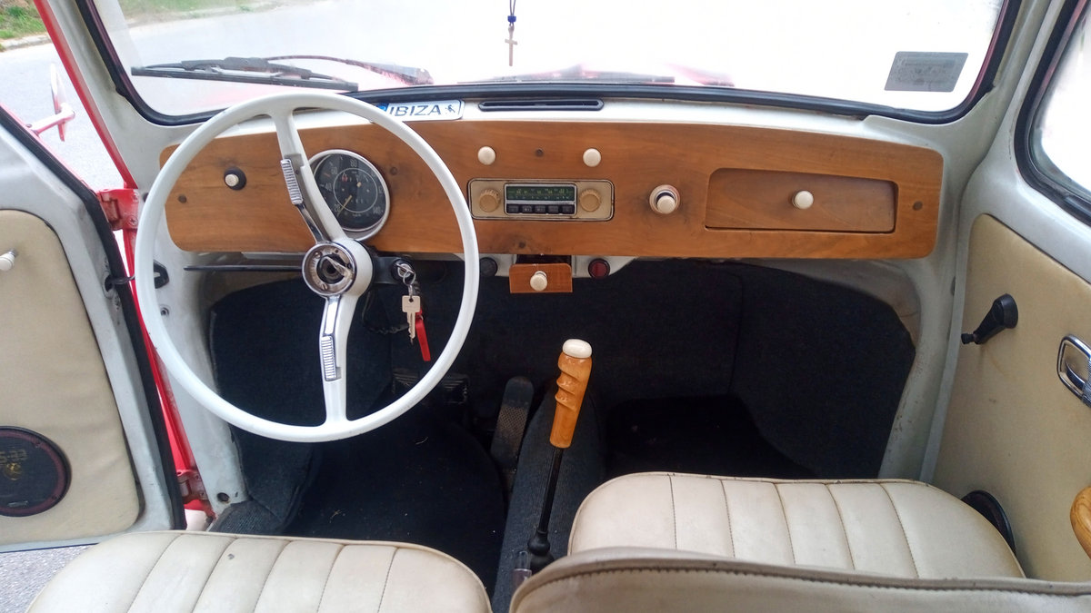 Volkswagen Type 1 Beetle 1967 compact car photo detail