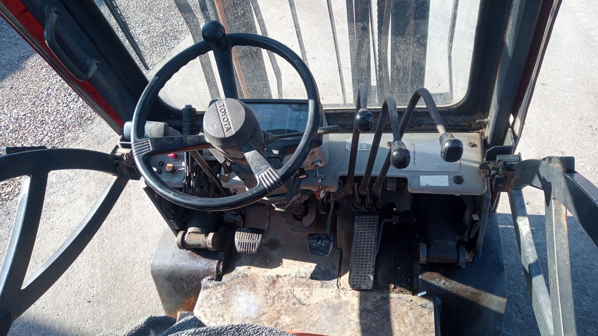 Toyota 02 5 Fd F 25 1989 Forklift photo detail