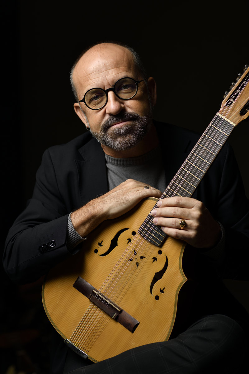 TRANSICIONES (2023) JUAN JOSÉ ROBLES