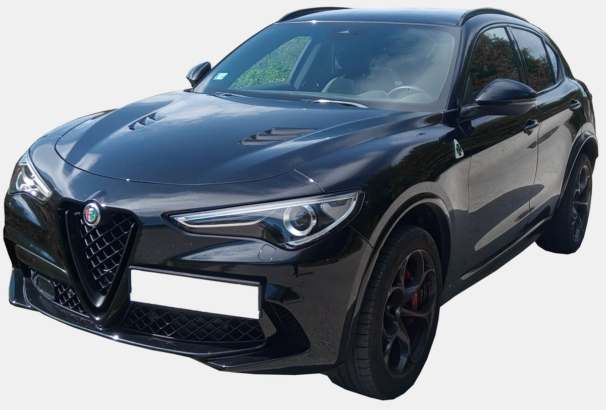 Alfa Romeo Stelvio 2016 compact crossover SUV sport utility vehicle photo detail
