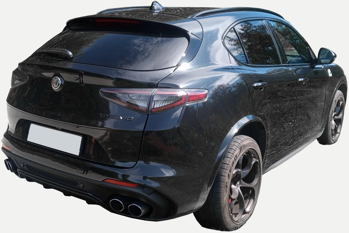 Alfa Romeo Stelvio 2016 compact crossover SUV sport utility vehicle photo detail