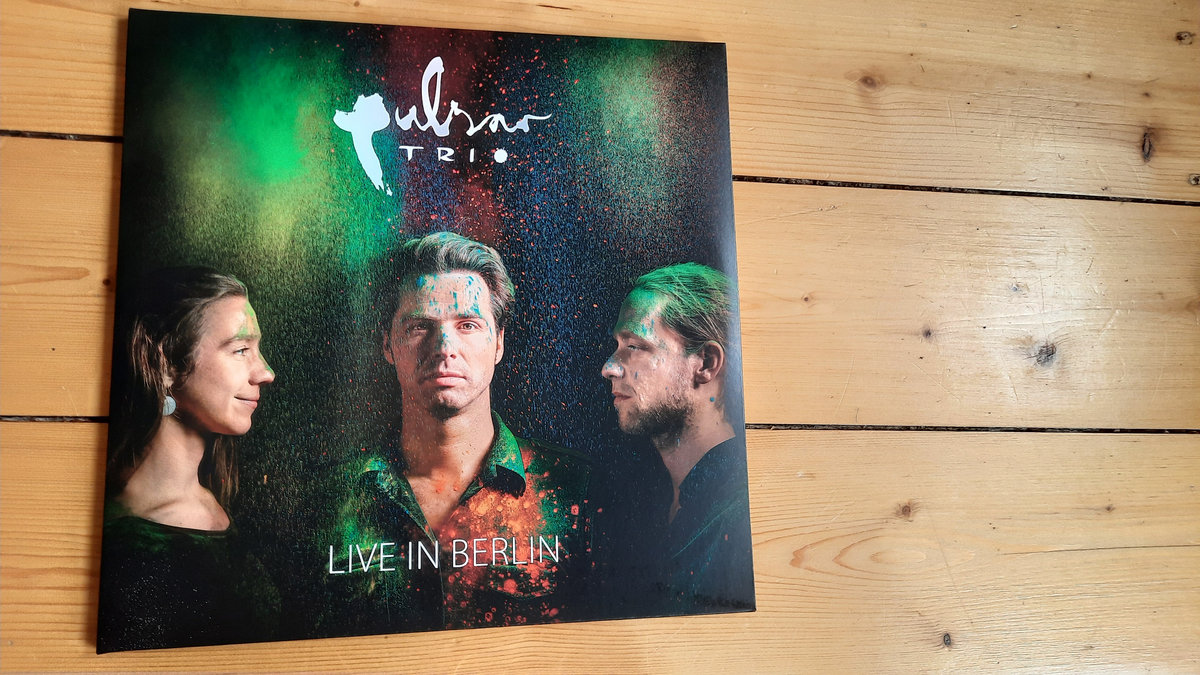 THE FEEL TRIO 『LOOKING (BERLIN VERSION)』 Looking (Berlin Version