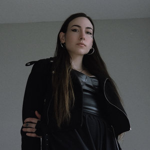 Faye — Photo