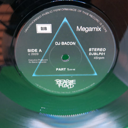 【7インチ】DJ Bacon セット　A.T.C.Q. / Beastie 7-Inch Vinyl Dj Bacon Set A.T.C.Q. / Beastie Boys Turntable