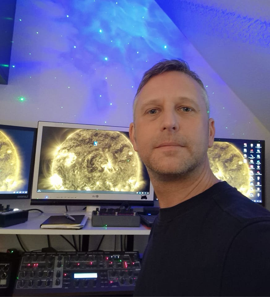 Molecular Echoes Lars Leonhard molecular-echoes-lars-leonhard