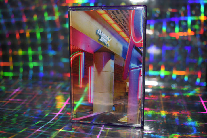 ΩMEGA MALL X | Limousine