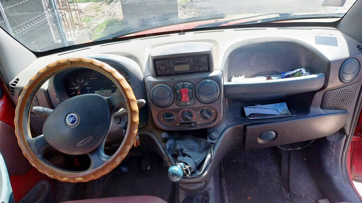 Fiat Doblo 2000 panel van photo detail