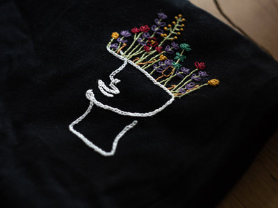 Handmade embroidery Tee-Shirt main photo