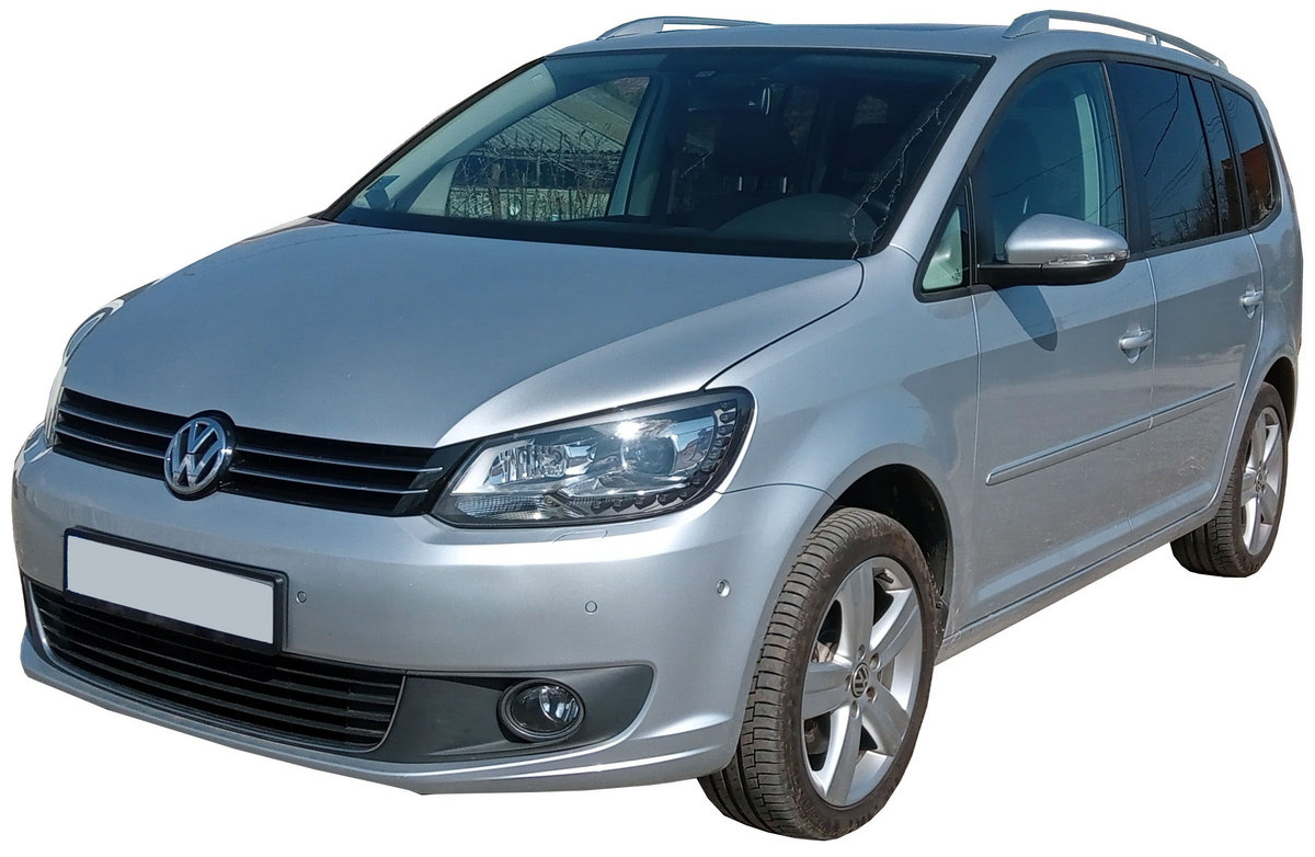 Volkswagen Touran 2010 compact MPV minivan multi purpose vehicle photo detail