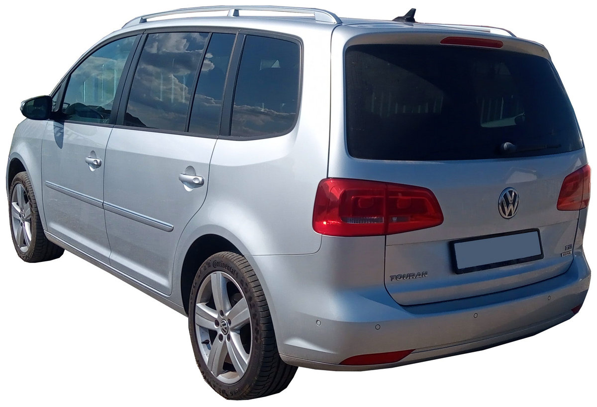 Volkswagen Touran 2010 compact MPV minivan multi purpose vehicle photo detail