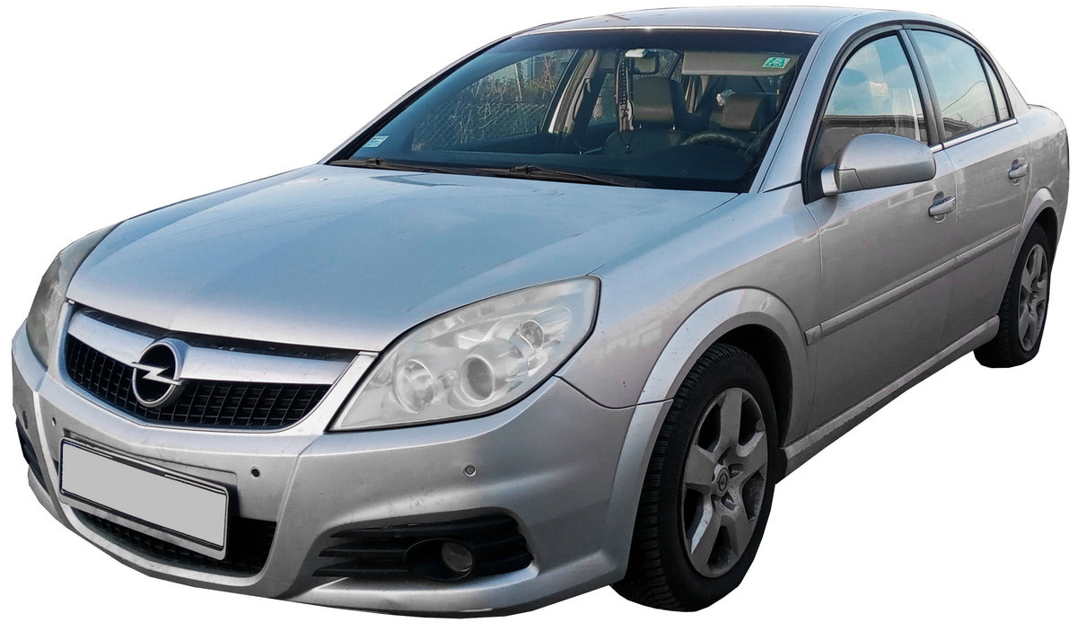 Opel Vectra C 2005 Large Family Car photo detail