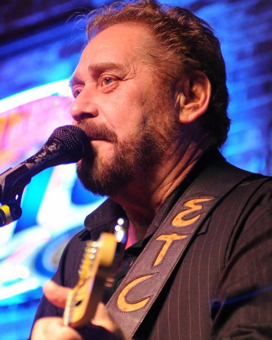 Earl thomas conley songs deals