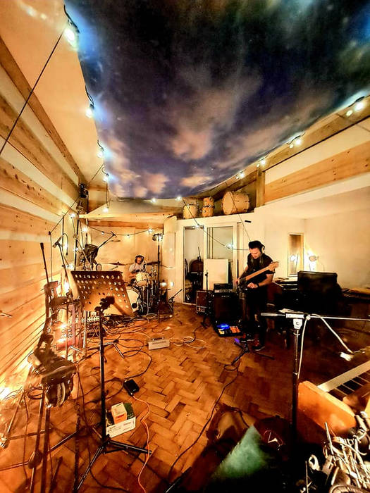 Music | burnt pixels