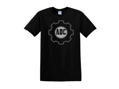 T-shirt com logo ADC main photo