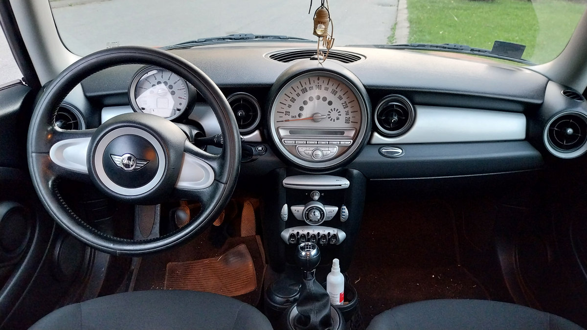 Mini Cooper 2006 subcompact supermini car photo detail