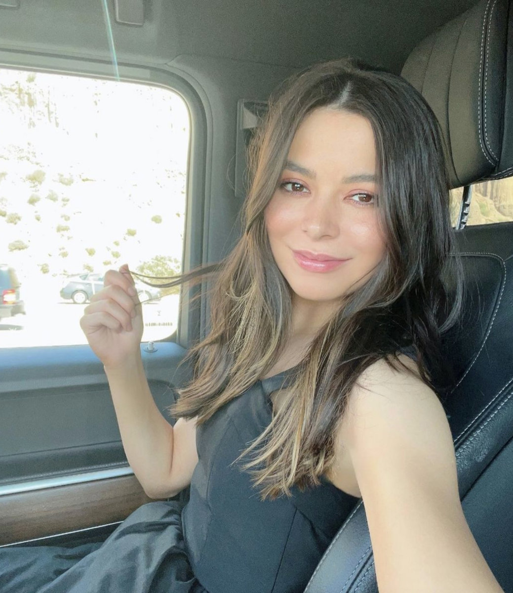 Sparks Fly nxc Miranda Cosgrove sparks-fly-nxc-miranda-cosgrove
