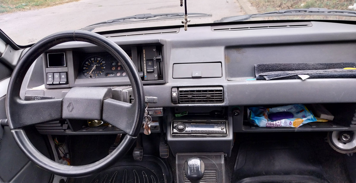 Renault 5 1984 Subcompact Supermini Car photo detail